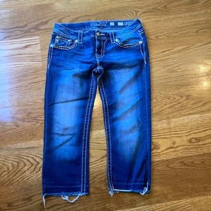 Miss Me size 28 Signature Capri jeans